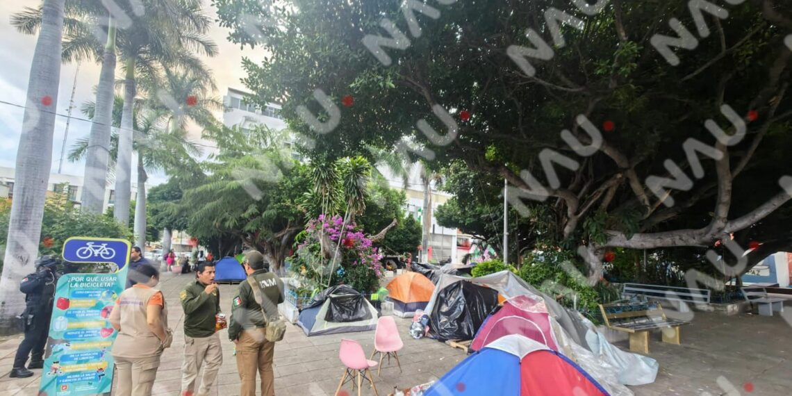 Desalojan áreas públicas en Tuxtla Gutiérrez para brindar atención a migrantes