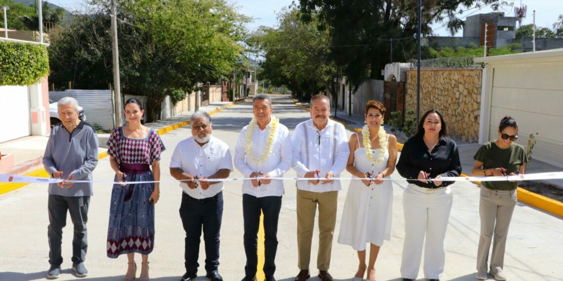 Más vialidades dignas en Tuxtla Gutiérrez; Rutilio Escandón inaugura pavimentación de calles en Plan de Ayala