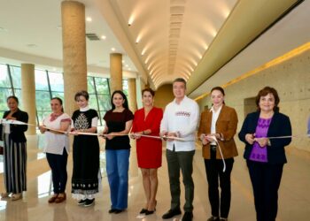 En Tuxtla, Rutilio Escandón inaugura rehabilitación y equipamiento del Centro de Convenciones