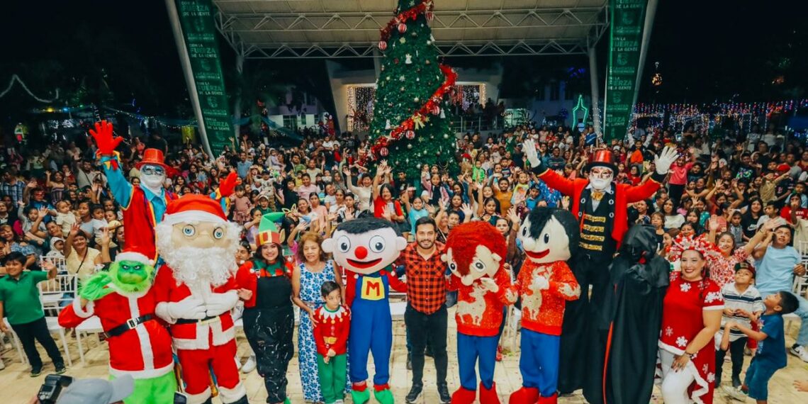 El Árbol Navideño de Cacahoatán brilla con la fuerza y alegría de la gente