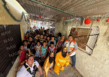 Héroes magos reparten sonrisas en Tapachula