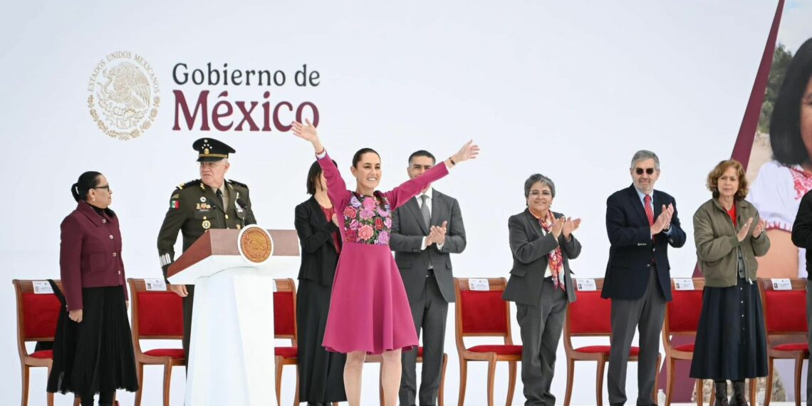 Asiste Eduardo Ramírez al informe de los 100 días de gobierno de la presidenta Claudia Sheinbaum