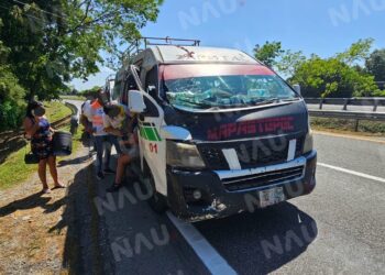 Accidente en tramo carretero Mapastepec – Valdivia deja solo daños materiales