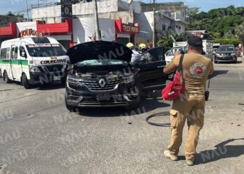 Accidente vehicular en la Sexta Avenida Sur y 10ª Calle Poniente