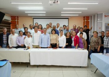 Director del ISSTECH se reúne con integrantes de la sección 40