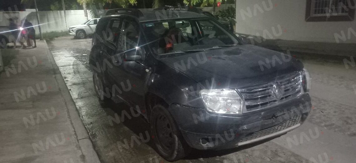 Vehículo Estacionado Afectado por Colisión en el Fraccionamiento El Palmar