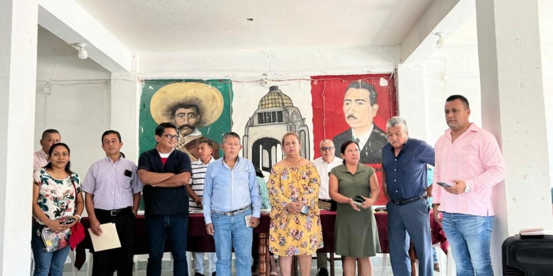 Fabián Barrios de León toma protesta al Comité de Salud de Santo Domingo