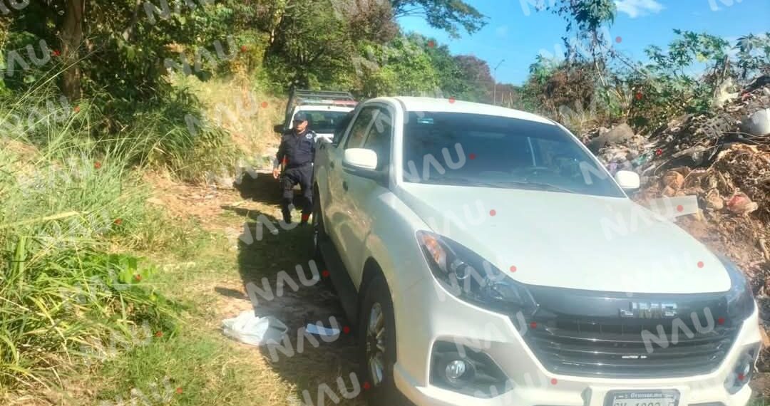 Localizan camioneta robada con en el mercado San Juan