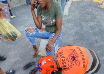Mujer haitiana es atacada y busca ayuda en el Parque Central de Tapachula