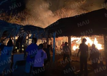 Incendio en panteón municipal de Puerto Madero moviliza a cuerpos de emergencia