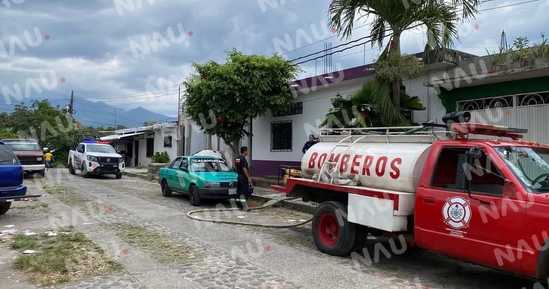 Bomberos controlan incendio de casa en Cacahoatán