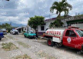 Bomberos controlan incendio de casa en Cacahoatán
