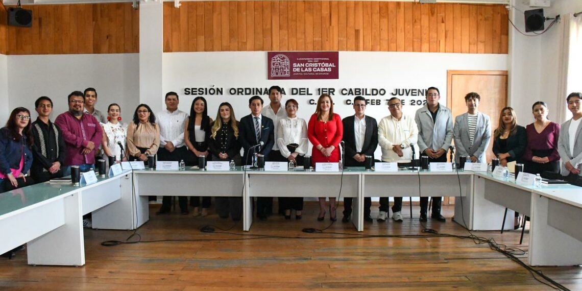 Fabiola Ricci toma protesta a los integrantes del 1er Cabildo Juvenil de San Cristóbal