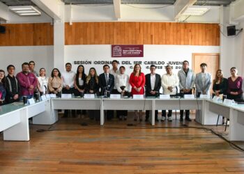 Fabiola Ricci toma protesta a los integrantes del 1er Cabildo Juvenil de San Cristóbal