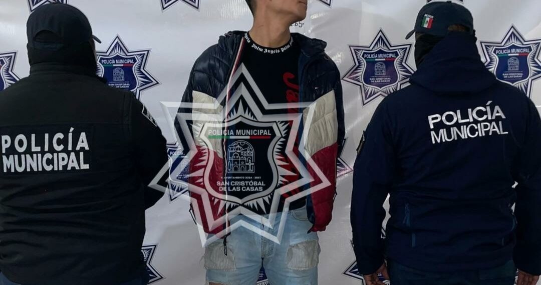 Detiene Policía Municipal a presunto militar tras riña y disparos en Zona Centro de San Cristóbal