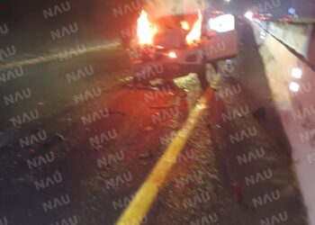 Choque de vehículo y moto deja dos lesiones