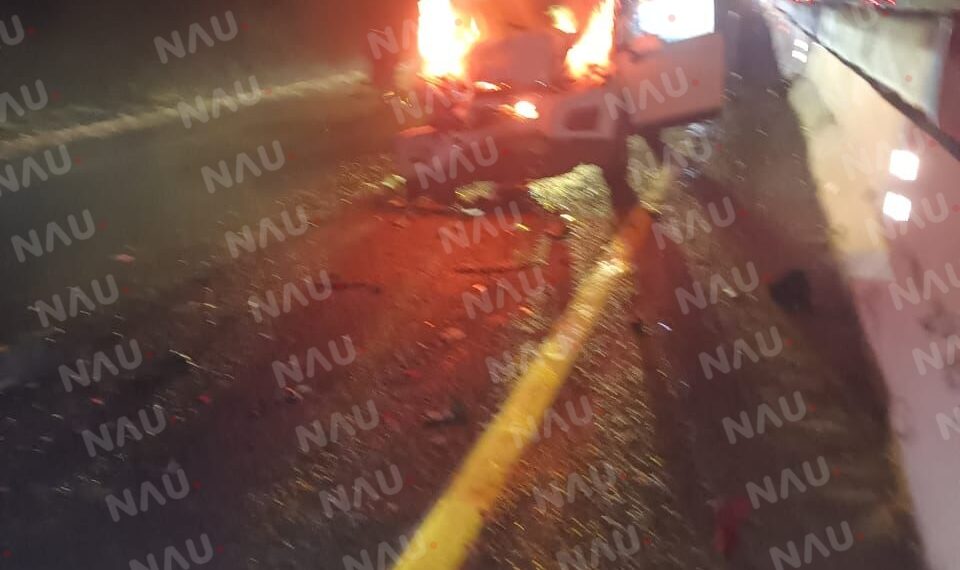 Choque de vehículo y moto deja dos lesiones