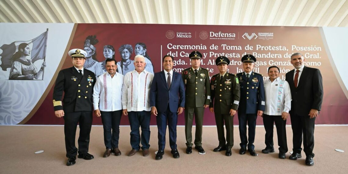 Atestigua Eduardo Ramírez toma de protesta de Alejandro Vargas González como comandante de la VII Región Militar
