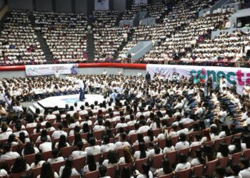 Eduardo Ramírez fortalece la educación con impulso a la conectividad y becas