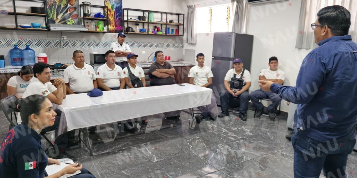 Bomberos de Tapachula reciben taller de primeros auxilios psicológicos