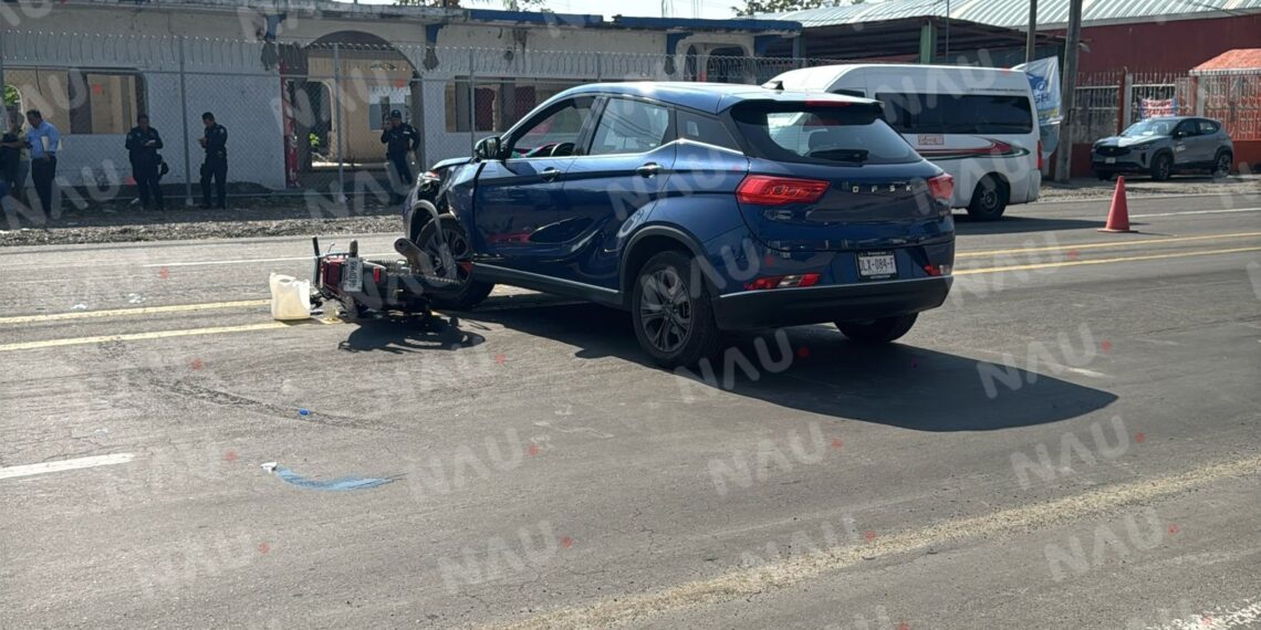 Motociclista resulta lesionado en accidente en carretera a Puerto Madero