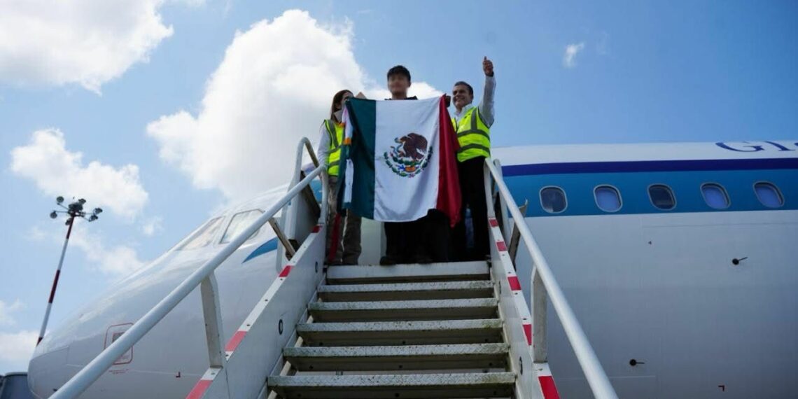 México recibe a 122 connacionales repatriados desde Estados Unidos