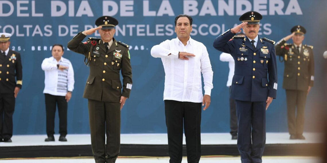 La Bandera Nacional nos da identidad, fuerza y espíritu libertario: Eduardo Ramírez