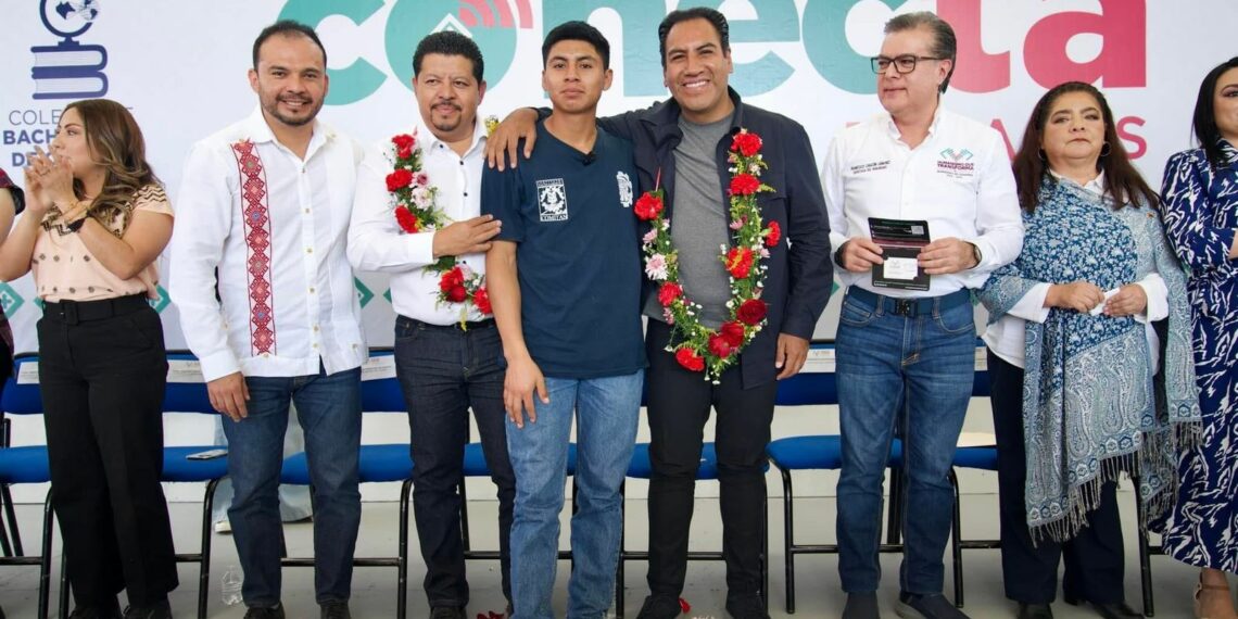 En Comitán, Eduardo Ramírez fortalece la conectividad y los espacios escolares en beneficio de la juventud