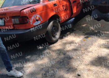 Cinco personas resultan heridas en accidente entre taxi y camión en Mapastepec