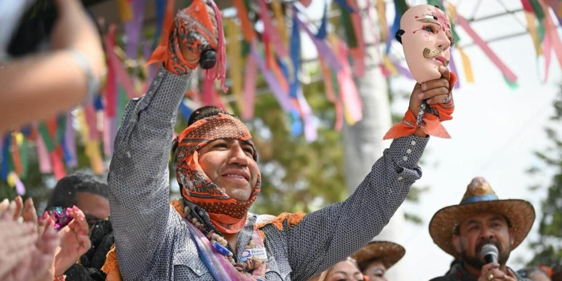 Eduardo Ramírez y el pueblo de Ocozocoautla viven el Carnaval Zoque Coiteco