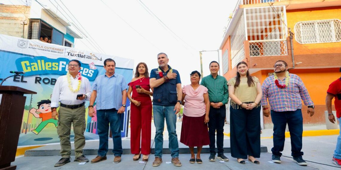 Inaugura Angel Torres Calles Felices en beneficio de la colonia El Roble