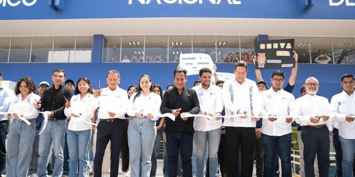 Eduardo Ramírez refrenda compromiso para que ningún joven quede fuera de las universidades en Chiapas