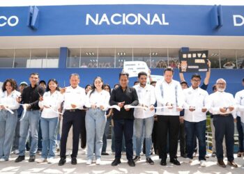 Eduardo Ramírez refrenda compromiso para que ningún joven quede fuera de las universidades en Chiapas