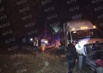 Tráiler sufre accidente en Mapastepec