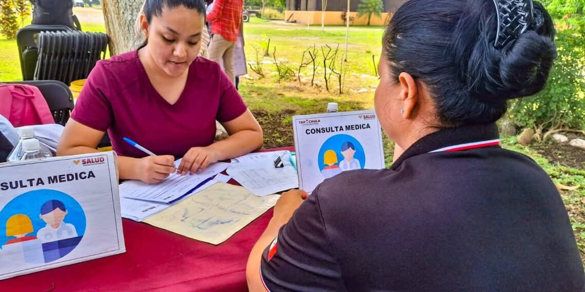 REALIZAN BRIGADA INTEGRAL DE SALUD EN FINCA CARLOTA DE TAPACHULA