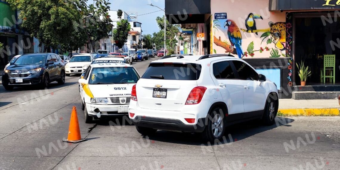 Choque en Tapachula deja solo daños materiales