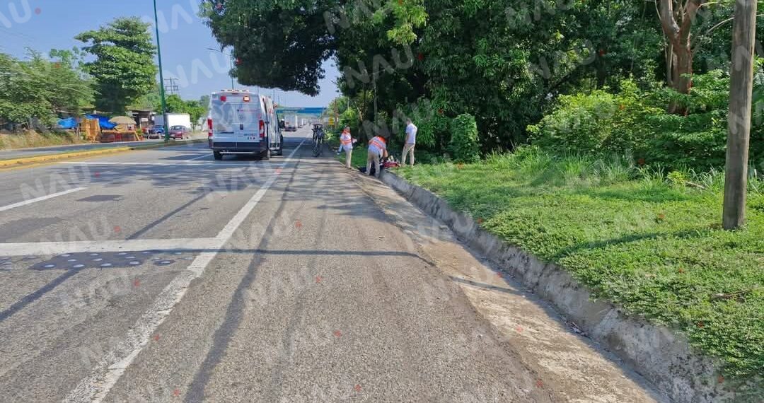Motociclista resulta lesionado tras derrapar en Huehuetán