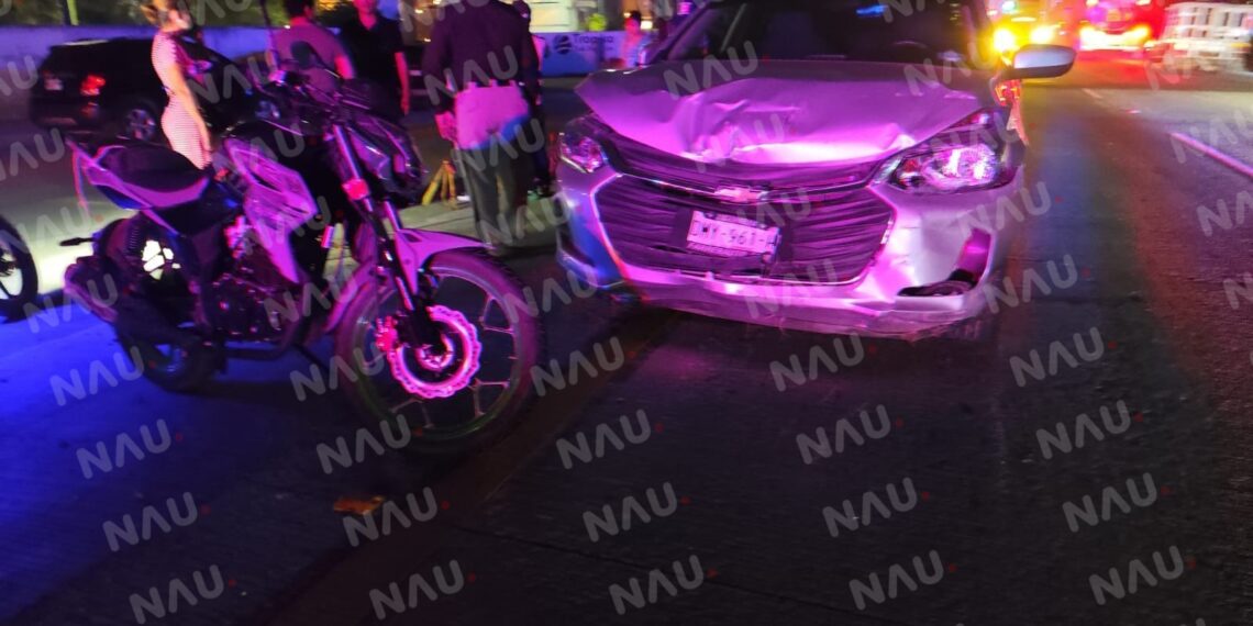Accidente vehicular en el libramiento sur poniente de Tapachula deja a motociclista con crisis nerviosa