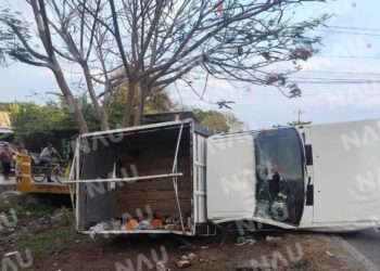 Nueve personas lesionadas tras volcadura de camioneta en Mazatán