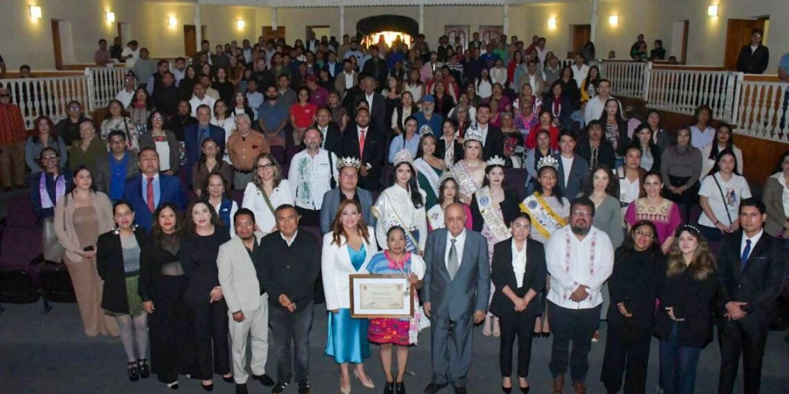 Entregan Medalla “Dr. Manuel Velasco Suárez al Mérito Sancristobalense” a la Dra. María Victoria Espinosa Villatoro