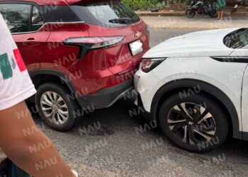 Accidente vehicular provoca carambola en curva de Framboyanes