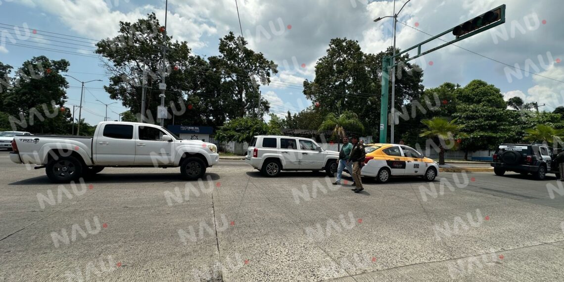 Accidente frente a Plaza Cristal deja un detenido en Tapachula
