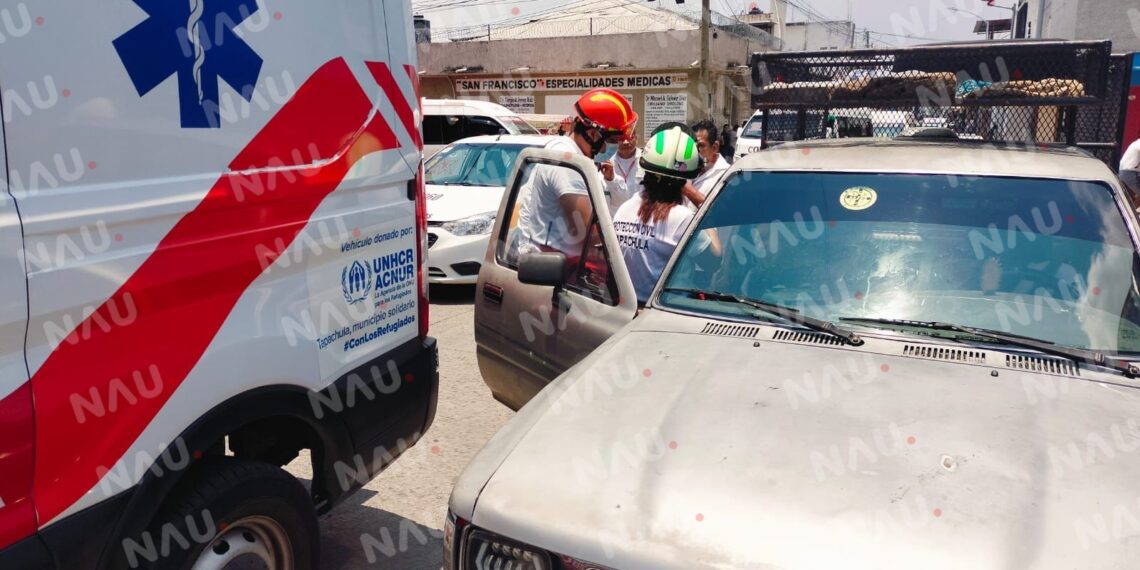 Accidente entre vehículo y motocicleta deja a un joven con lesiones leves en Tapachula