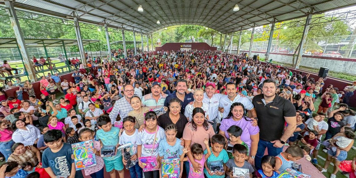 Con alegría celebra Yamil Melgar a la niñez tapachulteca en su día