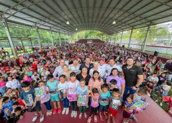 Con alegría celebra Yamil Melgar a la niñez tapachulteca en su día