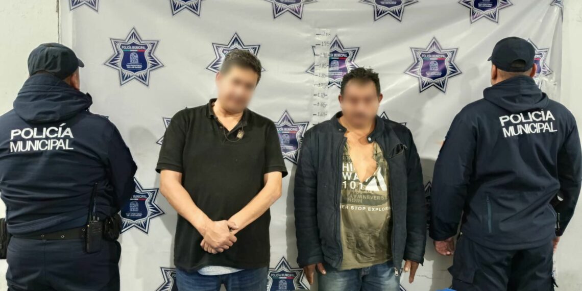 Policía Municipal detiene a dos hombres por portación de armas de fuego y falsificación de identidad en San Cristóbal de Las Casas