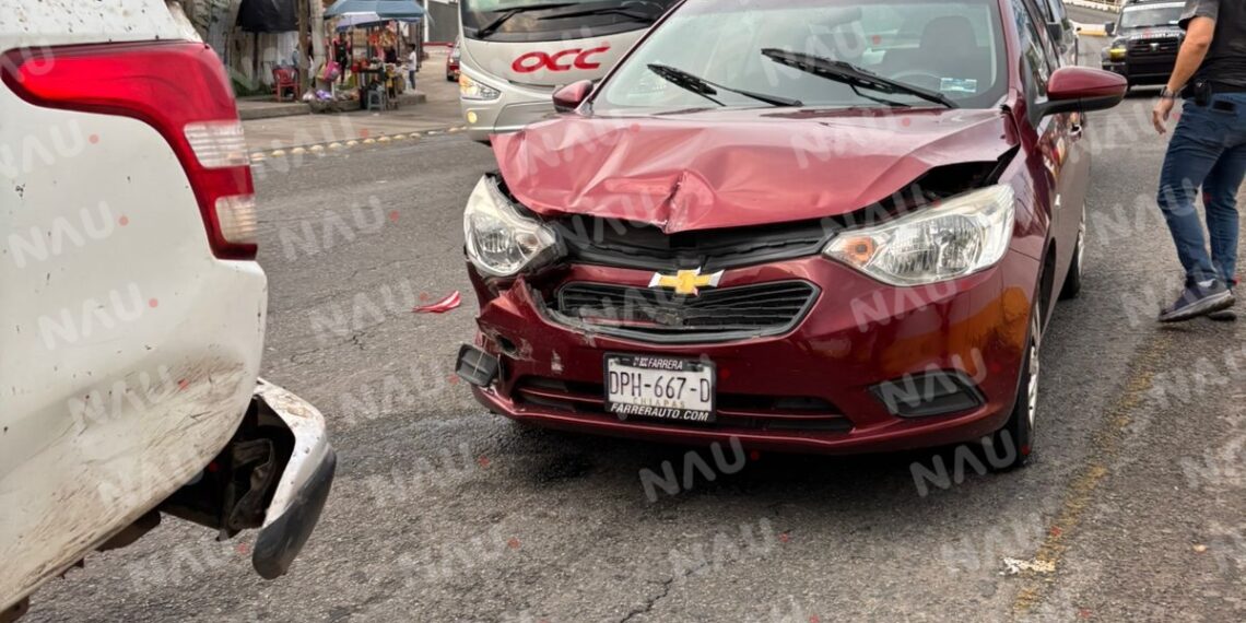 Choque por alcance provoca tráfico en la carretera costera de Tapachula