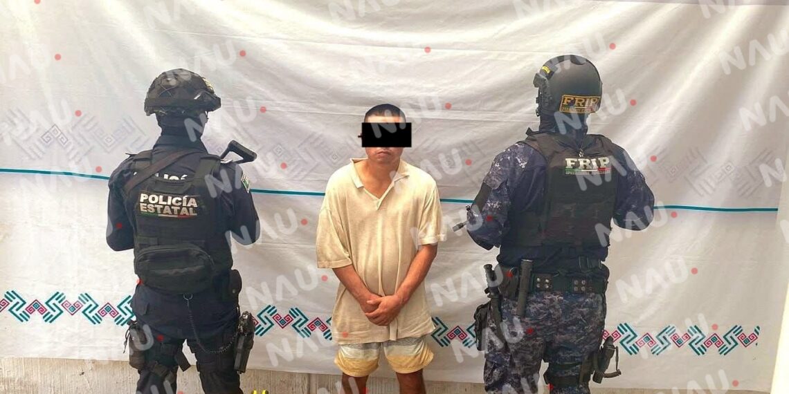 En operativo de seguridad detienen a masculino con armas de fuego, cartuchos útiles y presunta droga en Tapachula