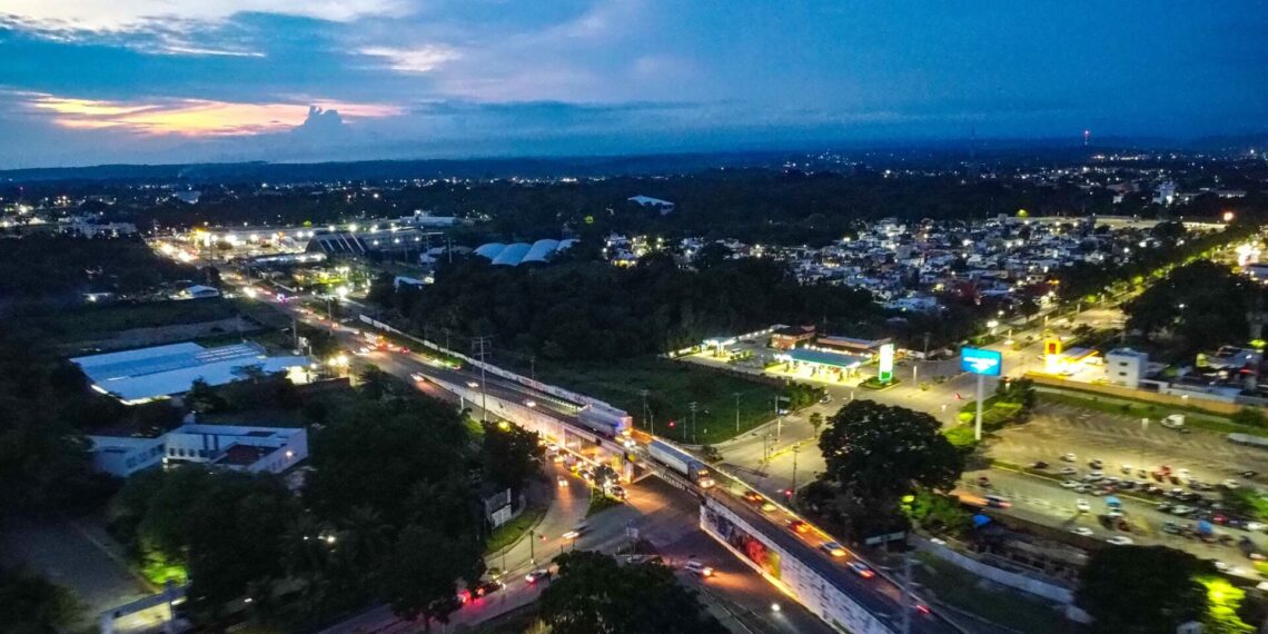 Gobierno Municipal rehabilita alumbrado público en el sur-oriente de la ciudad