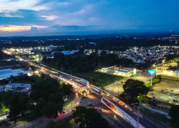 Gobierno Municipal rehabilita alumbrado público en el sur-oriente de la ciudad